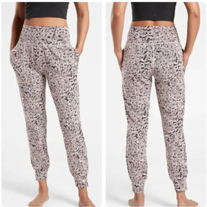 Athleta Salutation Textured Jogger